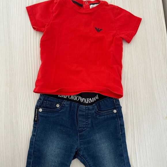 Emporio Armani complete outfit: stretch jeans and matching red short shi… - Picture 5 of 5